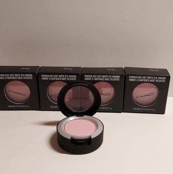 MAC Powder Kiss Soft Matte Eye Shadow *FELT CUTE* - Picture 2 of 5